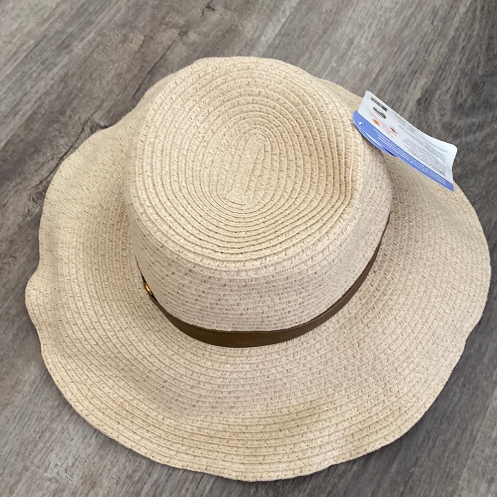 Brand new Wallaroo sun hat